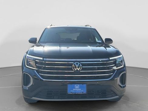 Used 2025 Volkswagen Atlas SE AWD/4WD image 10