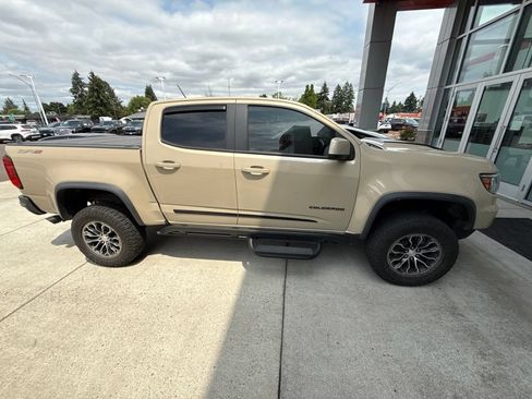 Used 2022 Chevrolet Colorado ZR2 AWD/4WD image 2