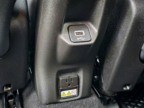 Certified 2022 Jeep Renegade Limited AWD/4WD image 34