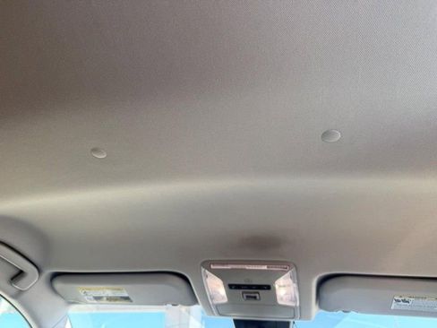 Used 2022 Toyota RAV4 LE AWD/4WD image 15