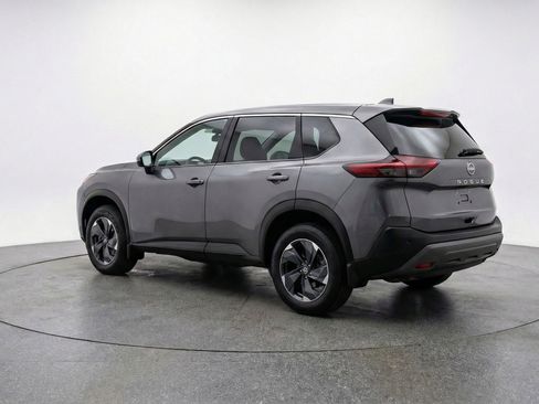 Used 2025 Nissan Rogue SV image 6