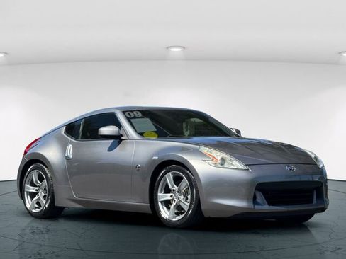 Used 2009 Nissan 370Z Touring image 9