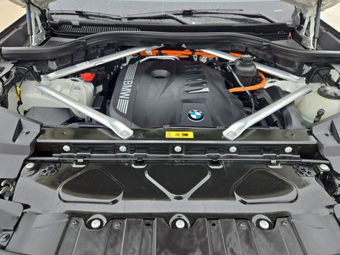 Used 2025 BMW X5 xDrive50e AWD/4WD image 34