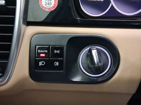 Used 2021 Porsche Cayenne image 16