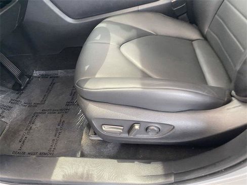 Certified 2024 Toyota Highlander XLE FWD image 14