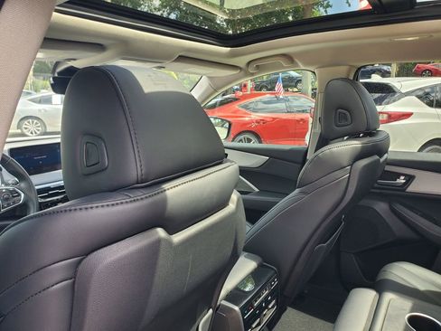 Used 2023 Acura MDX SH-AWD image 11