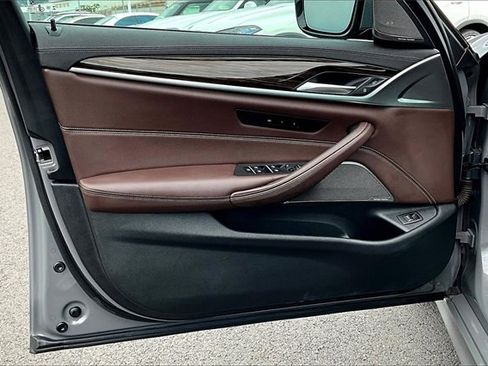 Used 2022 BMW M550i xDrive w/ Shadowloine Package image 18