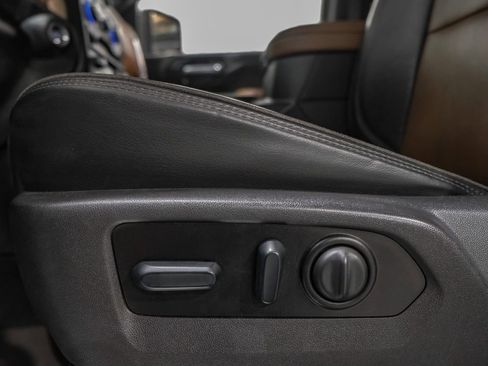 Used 2022 Chevrolet Silverado 3500 High Country image 34