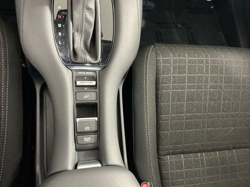Used 2023 Honda HR-V LX image 17