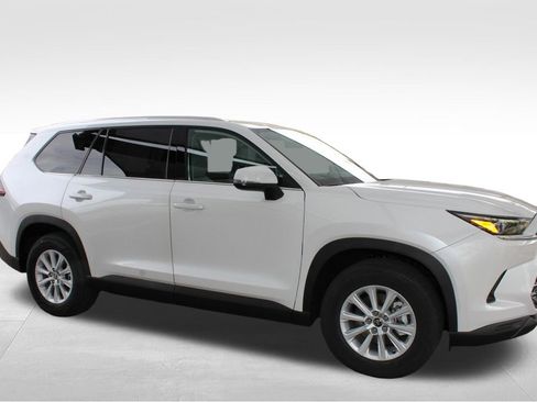 New 2026 Toyota Grand Highlander AWD image 18