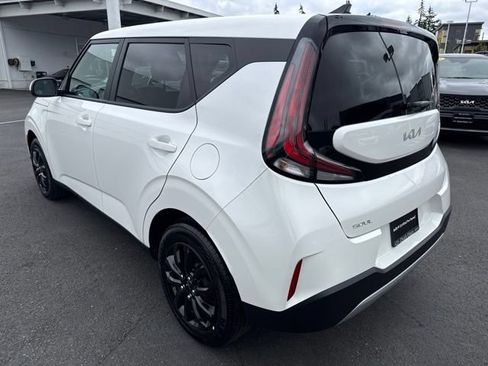 Certified 2025 Kia Soul LX FWD image 8