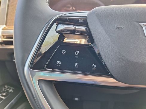 New 2026 Cadillac Escalade 2WD w/ LPO, Floor Liner Package image 17