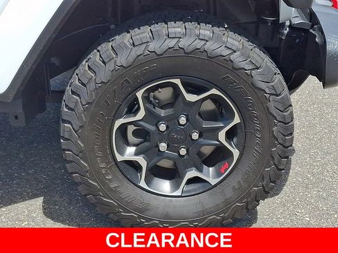 Used 2023 Jeep Wrangler Unlimited Rubicon w/ LED Lighting Group AWD/4WD image 8