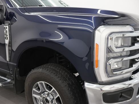 Used 2023 Ford F350 Lariat w/ FX4 Off-Road Package AWD/4WD image 26