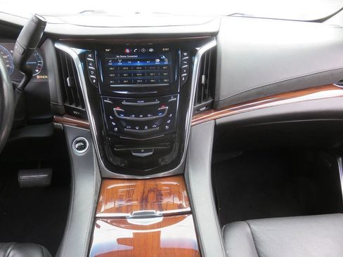 Used 2015 Cadillac Escalade ESV Premium AWD/4WD image 17