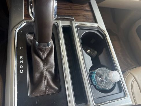 Used 2019 Ford F150 Lariat w/ Trailer Tow Package RWD image 20