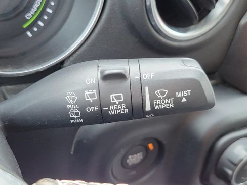 Used 2023 Jeep Wrangler Unlimited Sahara w/ Cold Weather Group AWD/4WD image 18