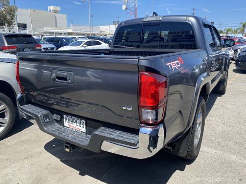 Used 2021 Toyota Tacoma SR5 RWD image 8