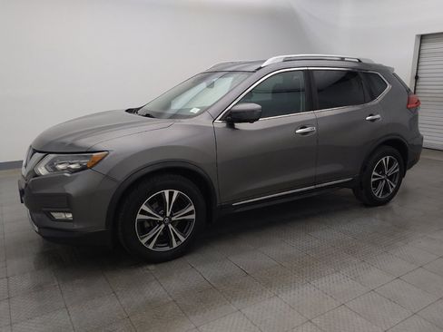 Used 2017 Nissan Rogue SL w/ SL Premium Package image 2