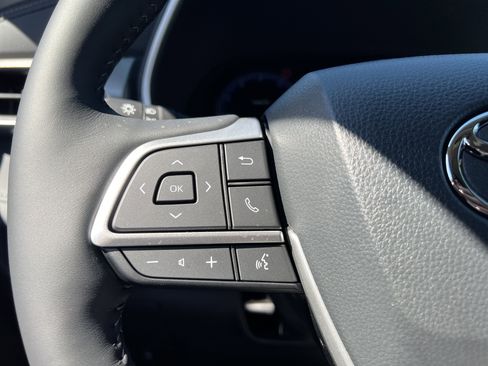 New 2026 Toyota Highlander Limited image 18