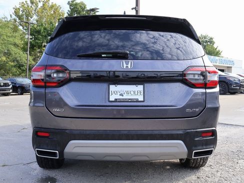 Used 2023 Honda Pilot Elite image 6