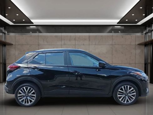 Used 2024 Nissan Kicks SV image 8
