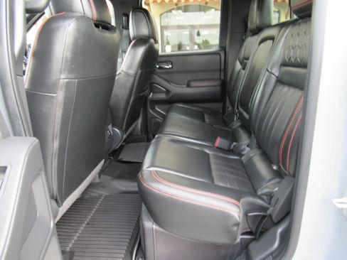 Used 2023 Nissan Frontier PRO-4X w/ Pro-4X Premium Package AWD/4WD image 11