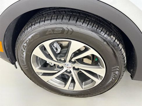 Used 2023 Buick Envision Essence image 30