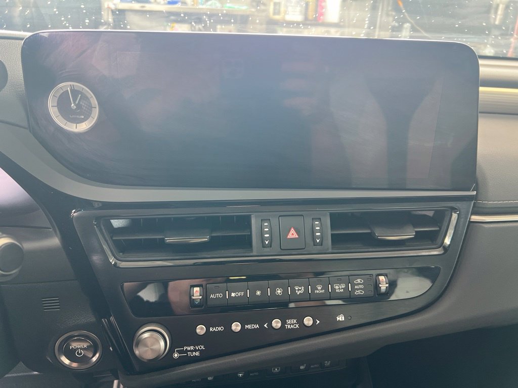 Used 2023 Lexus ES 300h F Sport w/ Accessory Package (Z1) FWD image 35