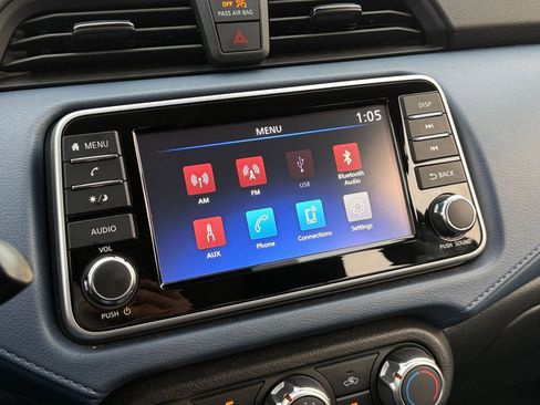 Used 2025 Nissan Versa SV image 20