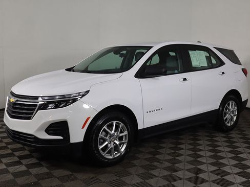 Used 2024 Chevrolet Equinox LS image 5