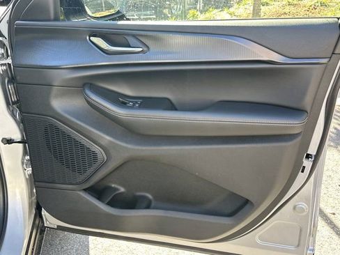 New 2025 Jeep Grand Cherokee Laredo image 14