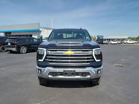 Used 2024 Chevrolet Silverado 2500 LTZ w/ LTZ Convenience Package image 9