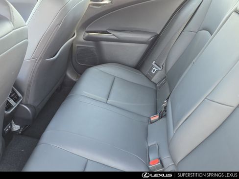 Certified 2022 Lexus UX 200 w/ Accessory Package (Z2) image 26