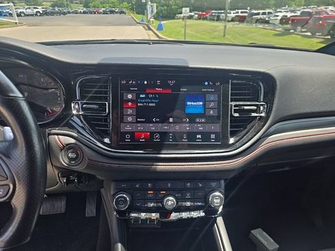 Used 2024 Dodge Durango GT AWD/4WD image 8