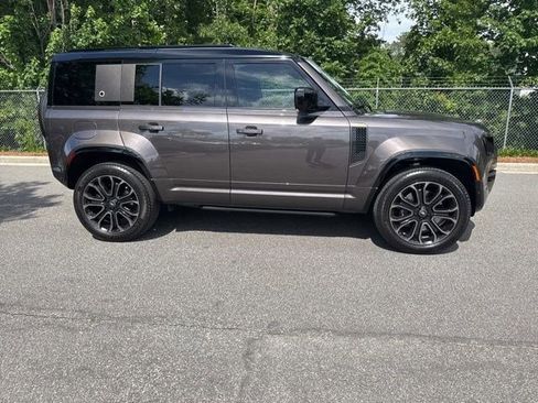 Used 2025 Land Rover Defender 110 AWD/4WD image 12