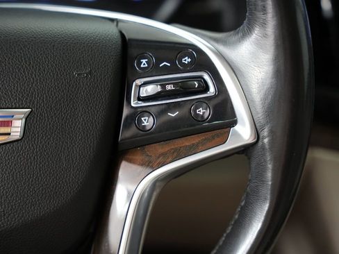 Used 2018 Cadillac Escalade Premium Luxury image 13