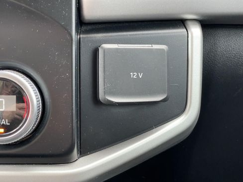 Used 2024 Ford Expedition XLT RWD image 29