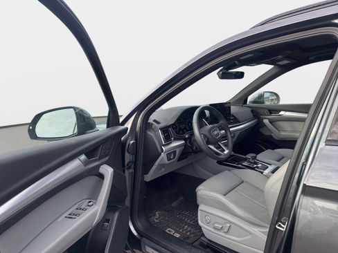 Used 2025 Audi Q5 2.0T Premium w/ Convenience Plus Package image 10