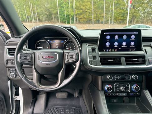 Used 2021 GMC Yukon AT4 w/ AT4 Premium Package image 19