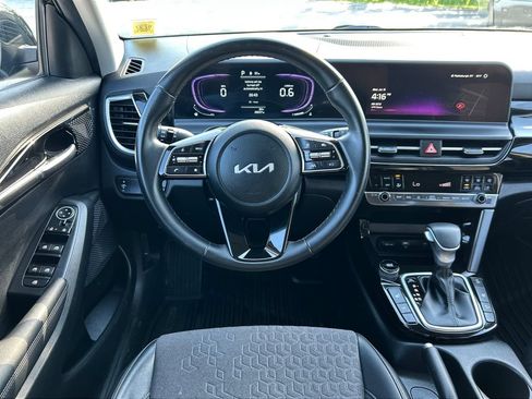 Used 2025 Kia Seltos S AWD/4WD image 14