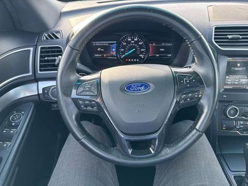 Used 2016 Ford Explorer XLT w/ Equipment Group 202A image 18
