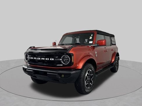 Used 2023 Ford Bronco Outer Banks AWD/4WD image 2