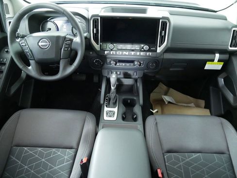 New 2026 Nissan Frontier SV w/ All-Weather Content Package AWD/4WD image 17