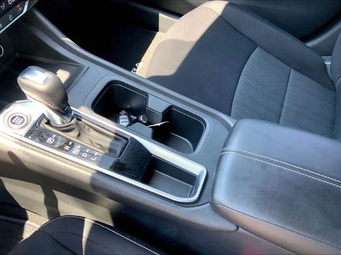 Used 2020 Nissan Sentra SV FWD image 17