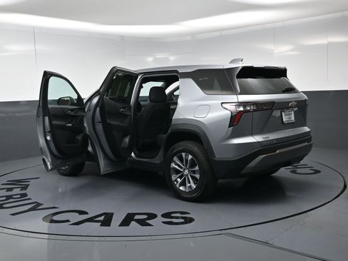 Used 2026 Chevrolet Equinox LT FWD image 28