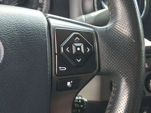 Used 2017 Toyota Tacoma TRD Sport w/ Tow Package AWD/4WD image 20