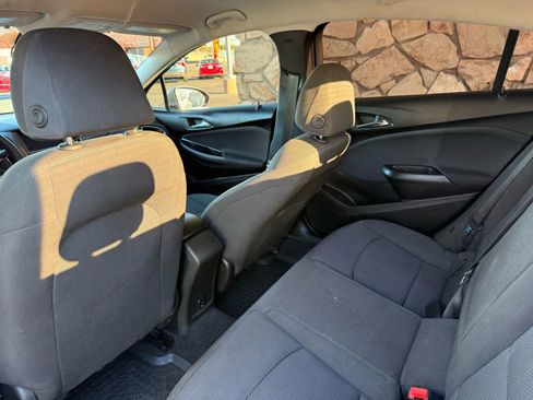 Used 2018 Chevrolet Cruze LT w/ Convenience Package image 11