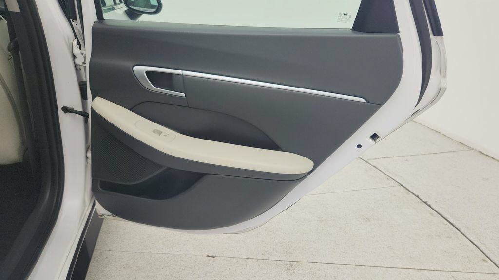 Used 2025 Hyundai Sonata SEL FWD image 31