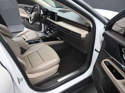 Used 2022 Lincoln Corsair Reserve w/ Equipment Group 201A image 17